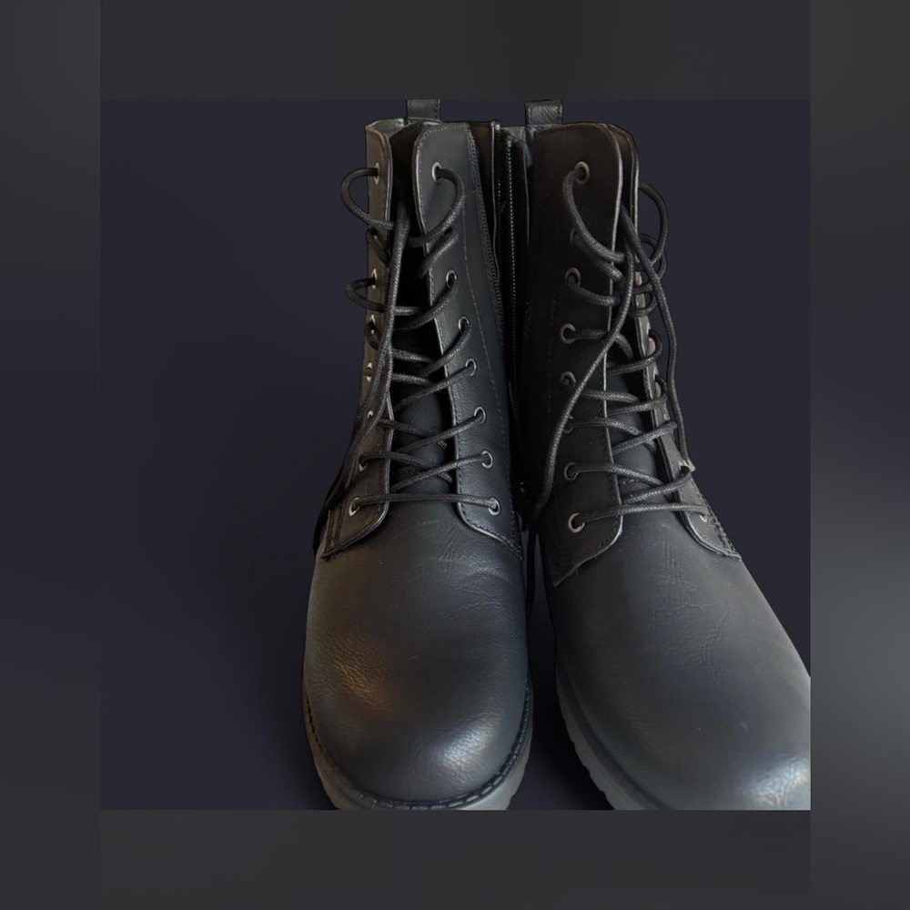 Women’s size 12 Amazon essentials compact boots New without tag